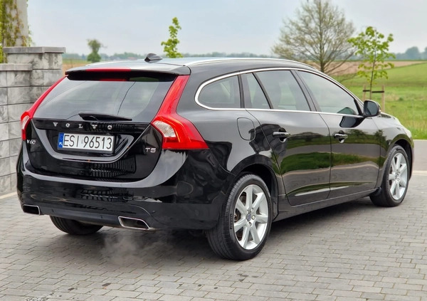 Volvo V60 cena 67499 przebieg: 100000, rok produkcji 2016 z Błaszki małe 497